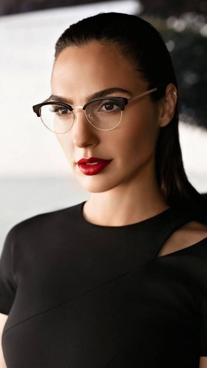 720x1280 Gal Gadot Wallpaper Phone