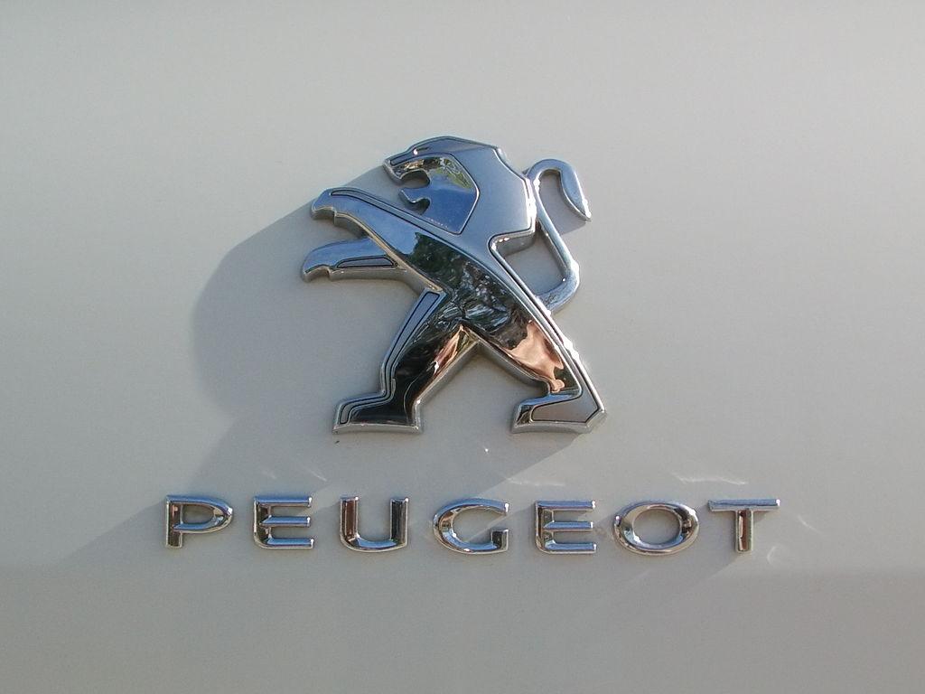 1024x768 Peugeot Logo