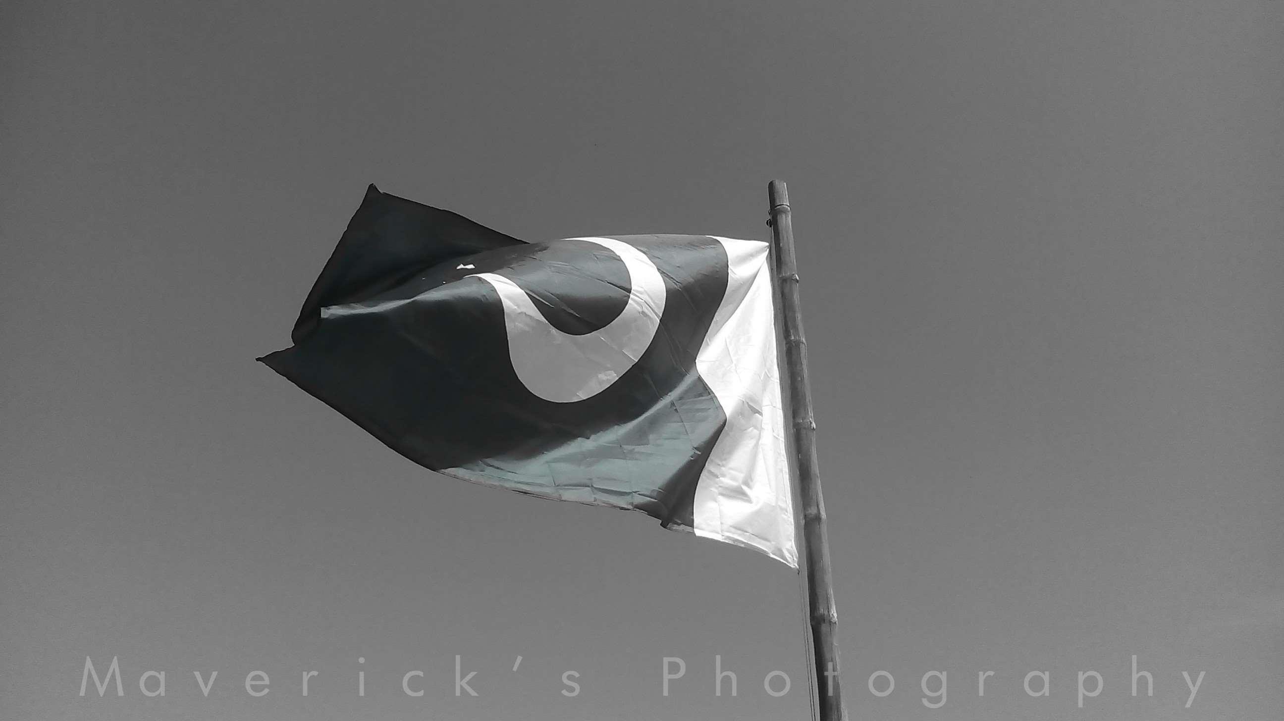 2592x1456 black and white, crescent, flag, flagpole, green, HD wallpaper, minimalist, pakistan, star, waving wallpaper. Mocah HD Wallpaper