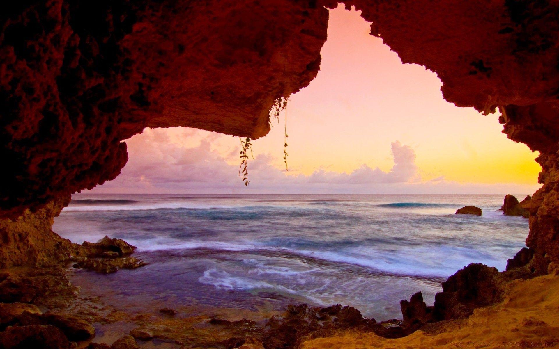 1920x1200 Secret Cave, Kauai, Hawaii. iPhone wallpaper for free