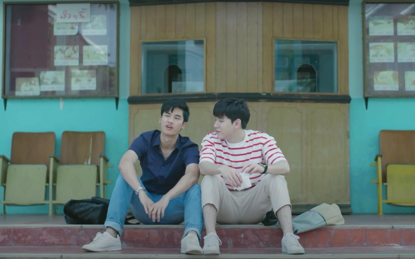 1440x900 What Keeps Me Calm: Watching 'Dark Blue Kiss'