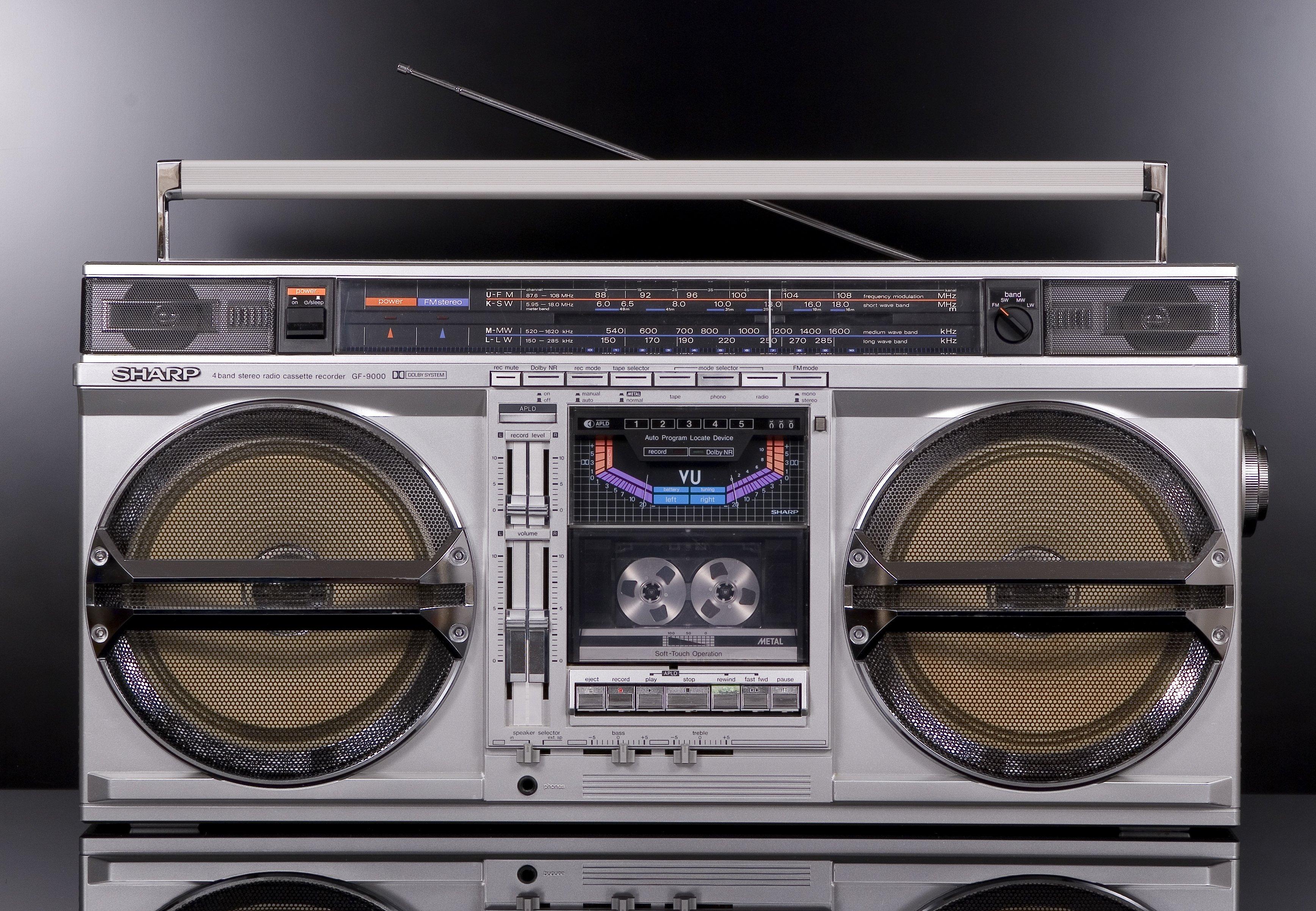 3472x2403 Gf 9000 Classic Sharp Tape Retro Radio Stereo Wallpaperx2403