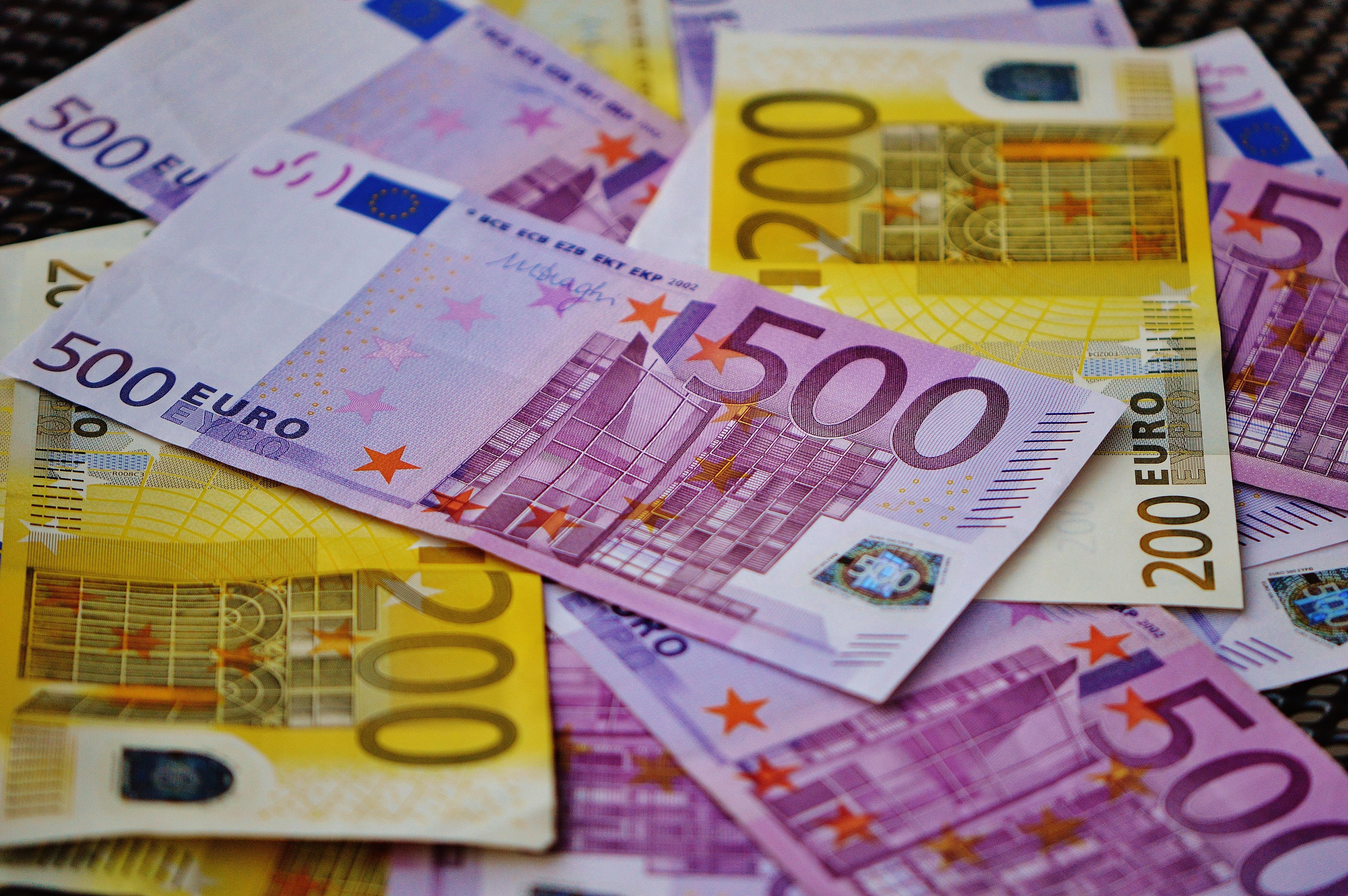 6016x4000 Euro Money