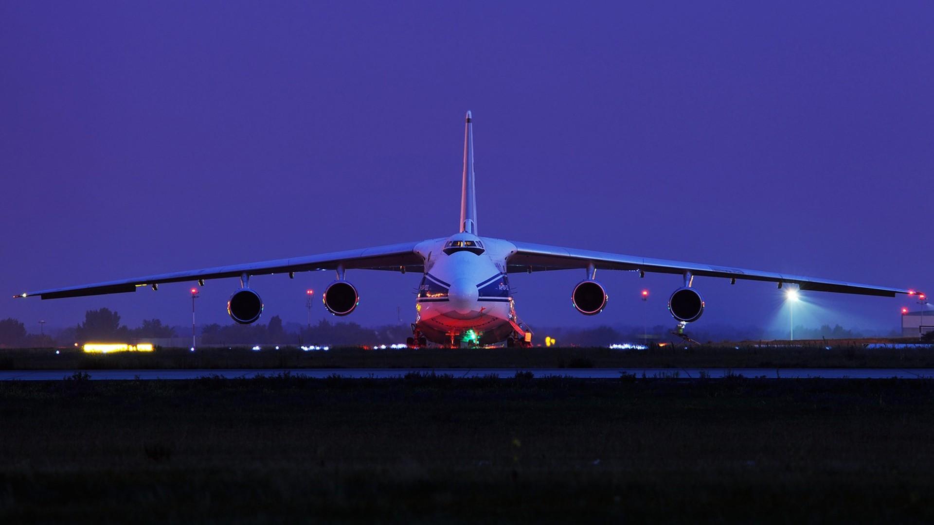 1920x1080 Aircraft, Cargo Aircrafts, Antonov An 124 Wallpaper