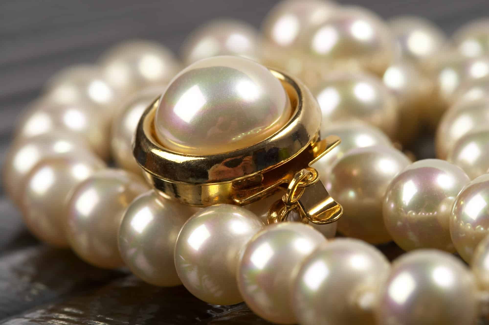 2000x1328 Vintage Pearl Necklaces To Transform Your Look