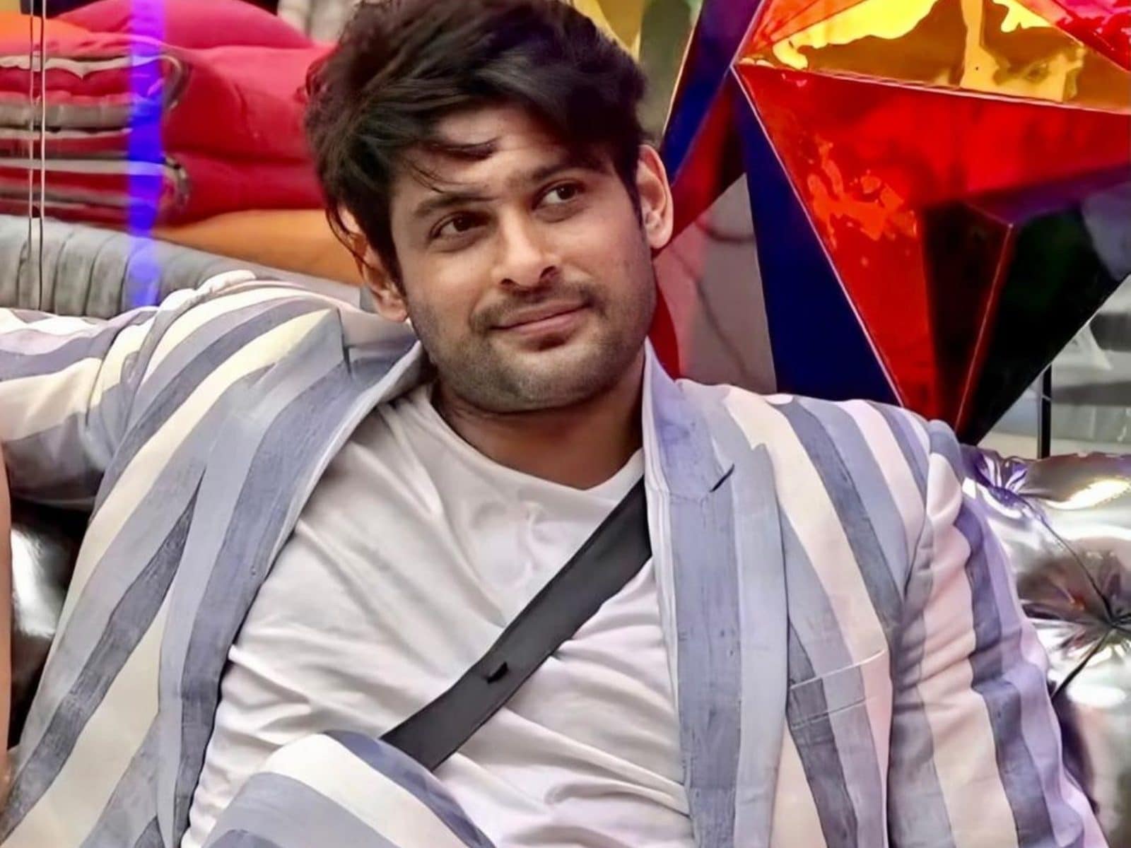 1600x1200 Sidharth Shukla Dies at 40 LIVE Updates: Shehnaaz Gill 'Not Fine, ' Confirms Father; Last Rites Likely to Be Performed Tomorrow
