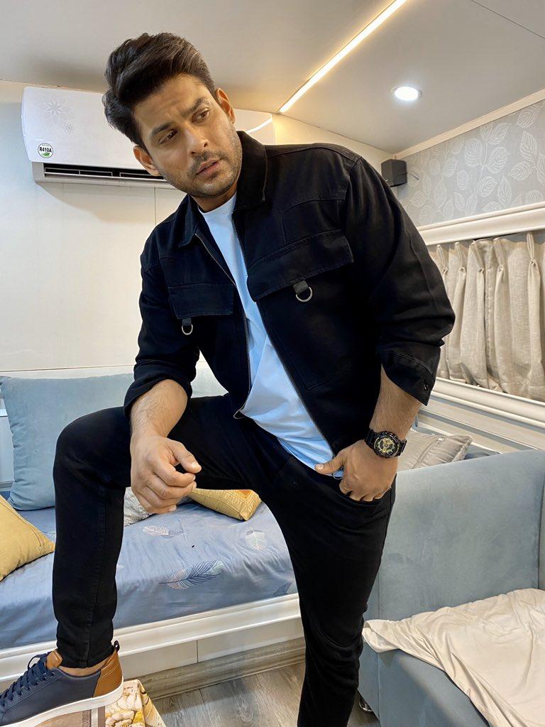 768x1024 Sidharth Shukla the moment, it lives forever!! #randomclick
