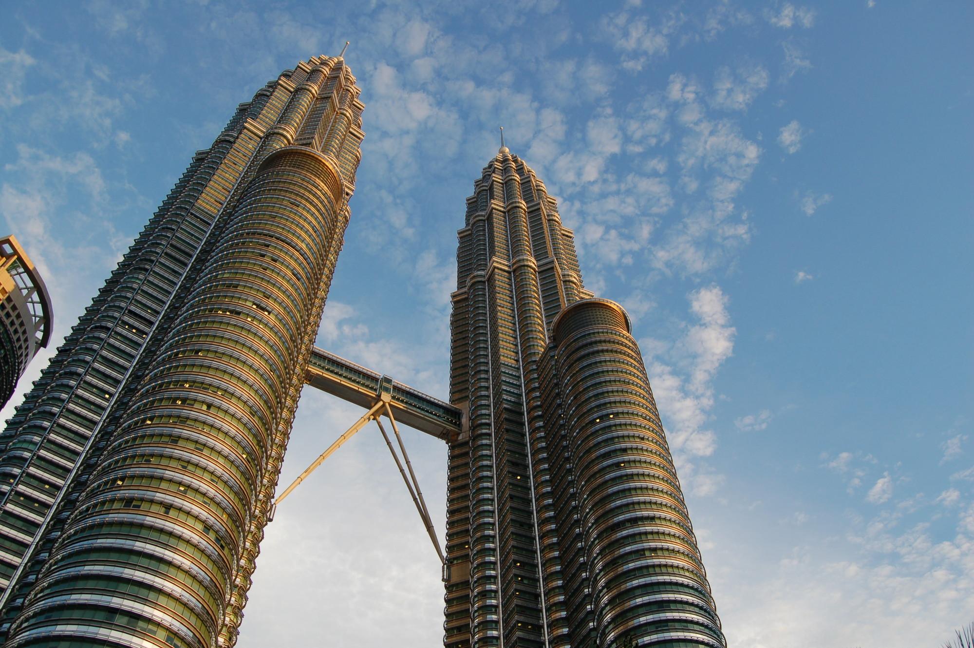 2000x1330 AD Classics: Petronas Towers / Cesar Pelli