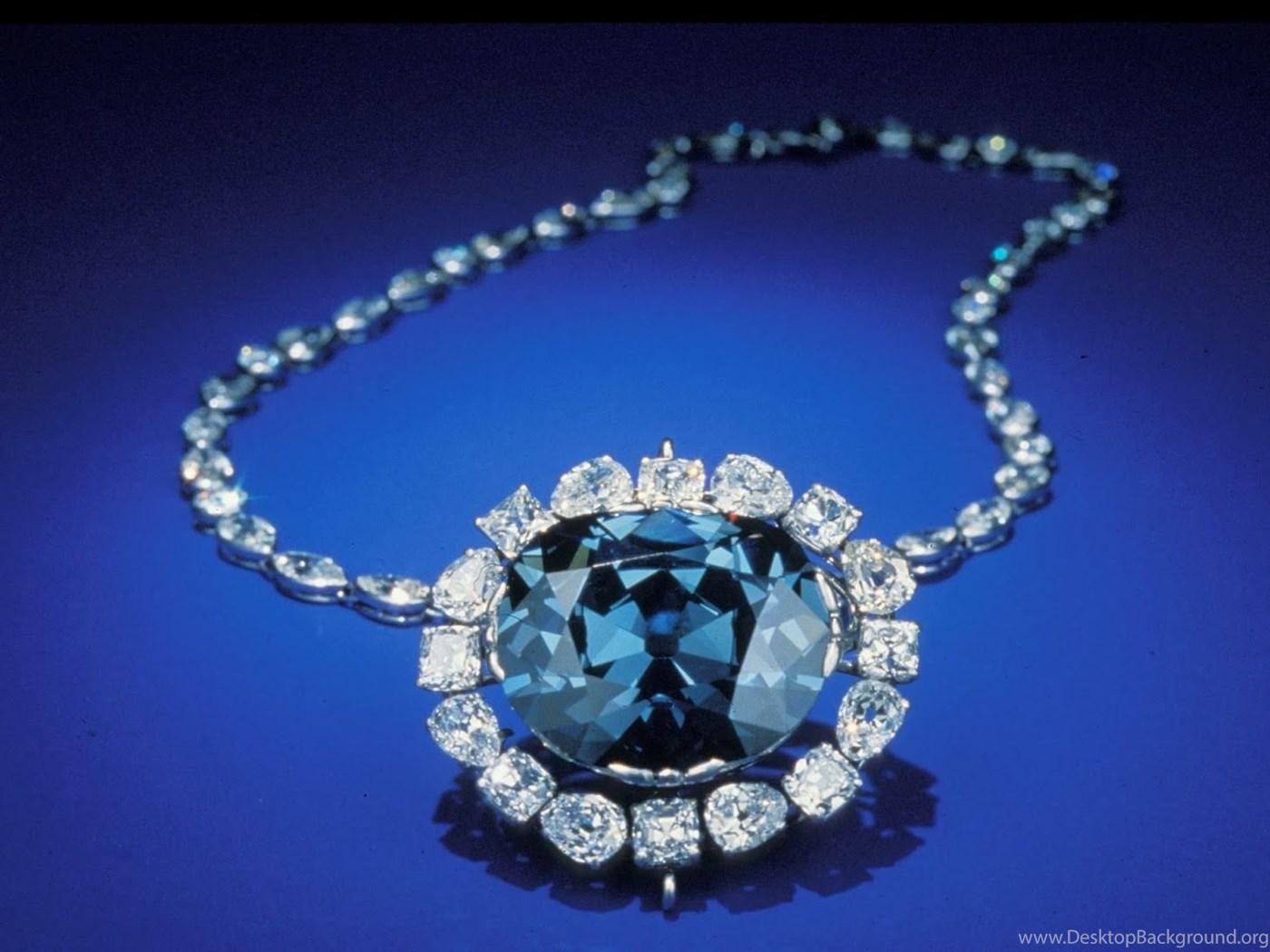 1400x1050 BEAUTY AND FASHION: BLUE DIAMOND NECKLACE Desktop Background