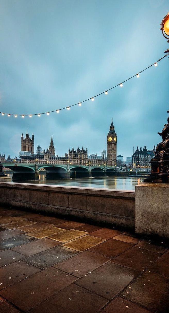 656x1216 London iPhone Wallpaper