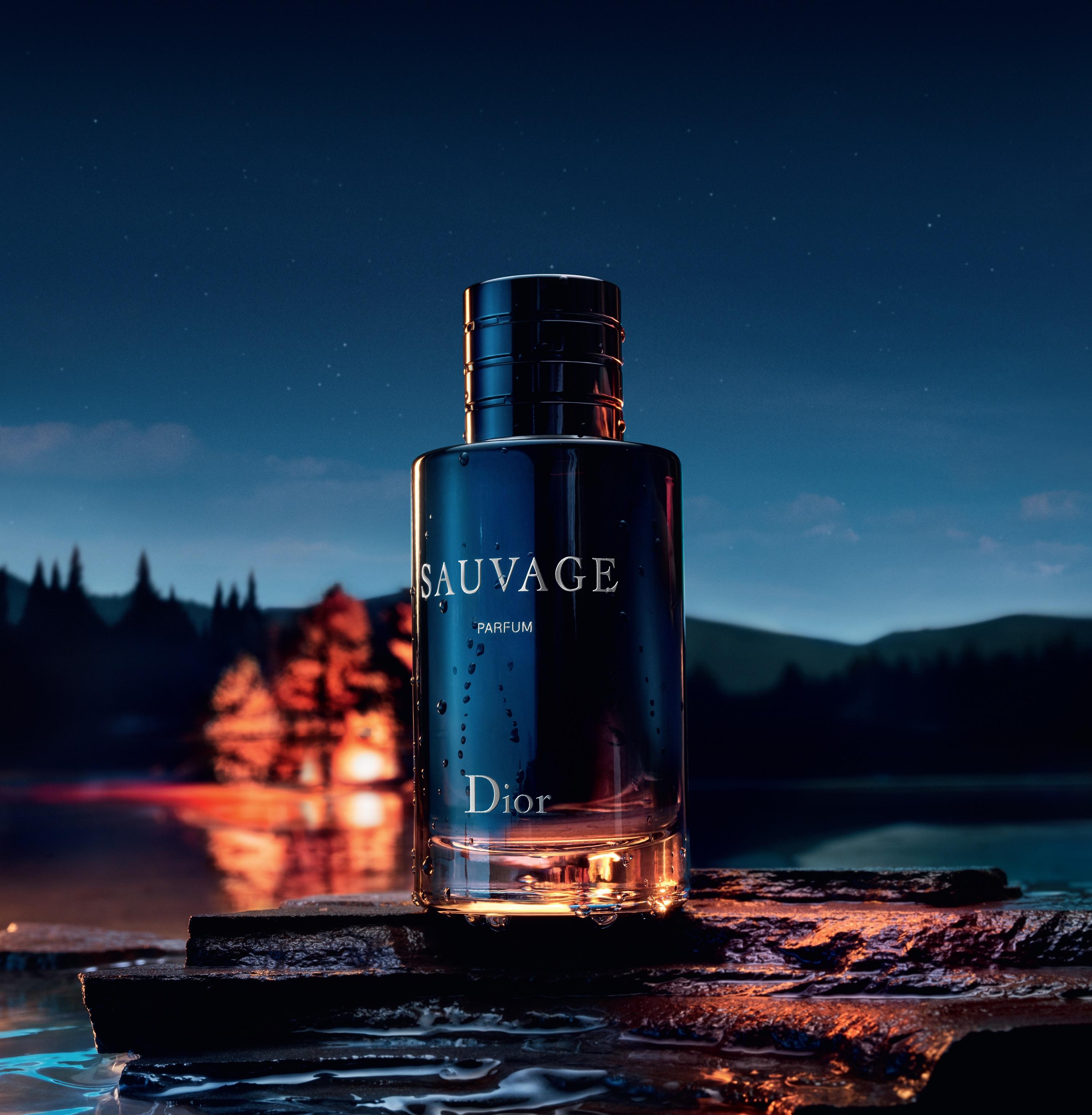 3000x3062 Sauvage Parfum Christian Dior: The House That He Built Fragrance Reviews