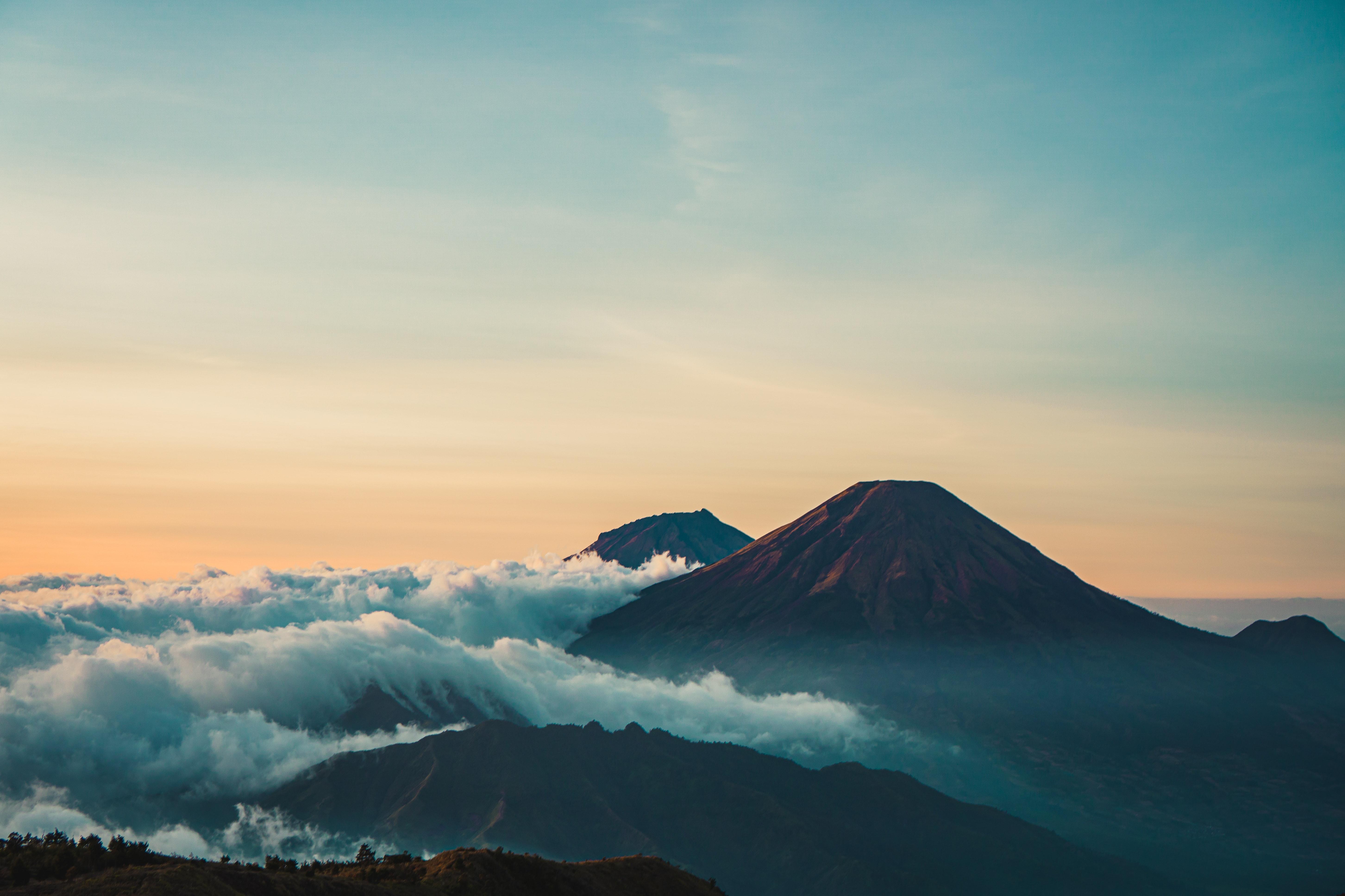 5809x3872 Scenic Photo Of Mountain During Dawn · Free