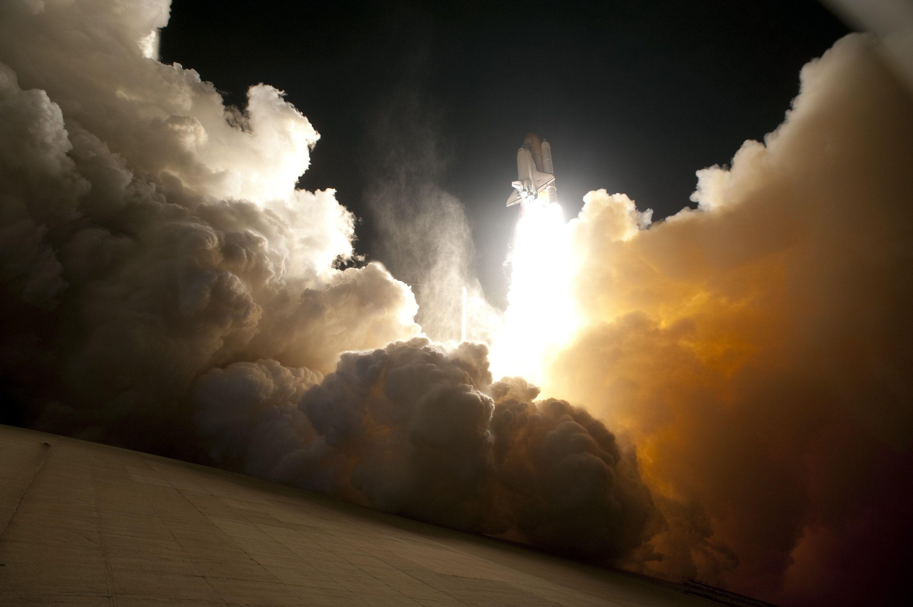 3000x1996 Interesting Rocket Launch Photo