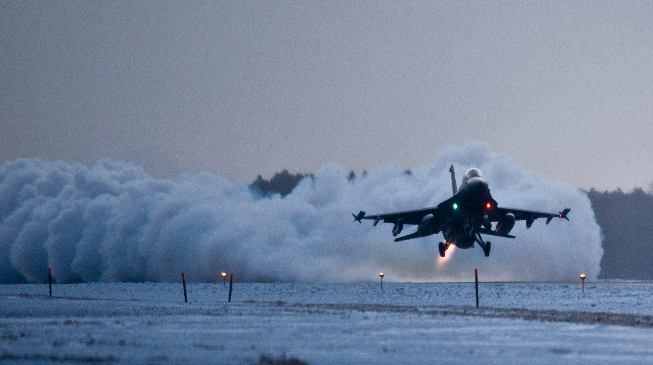2214x1236 HD Jet take off Compilation