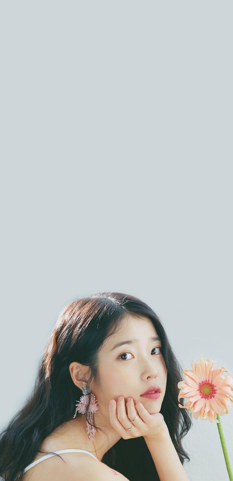 800x1645 IU Wallpaper & LockScreen