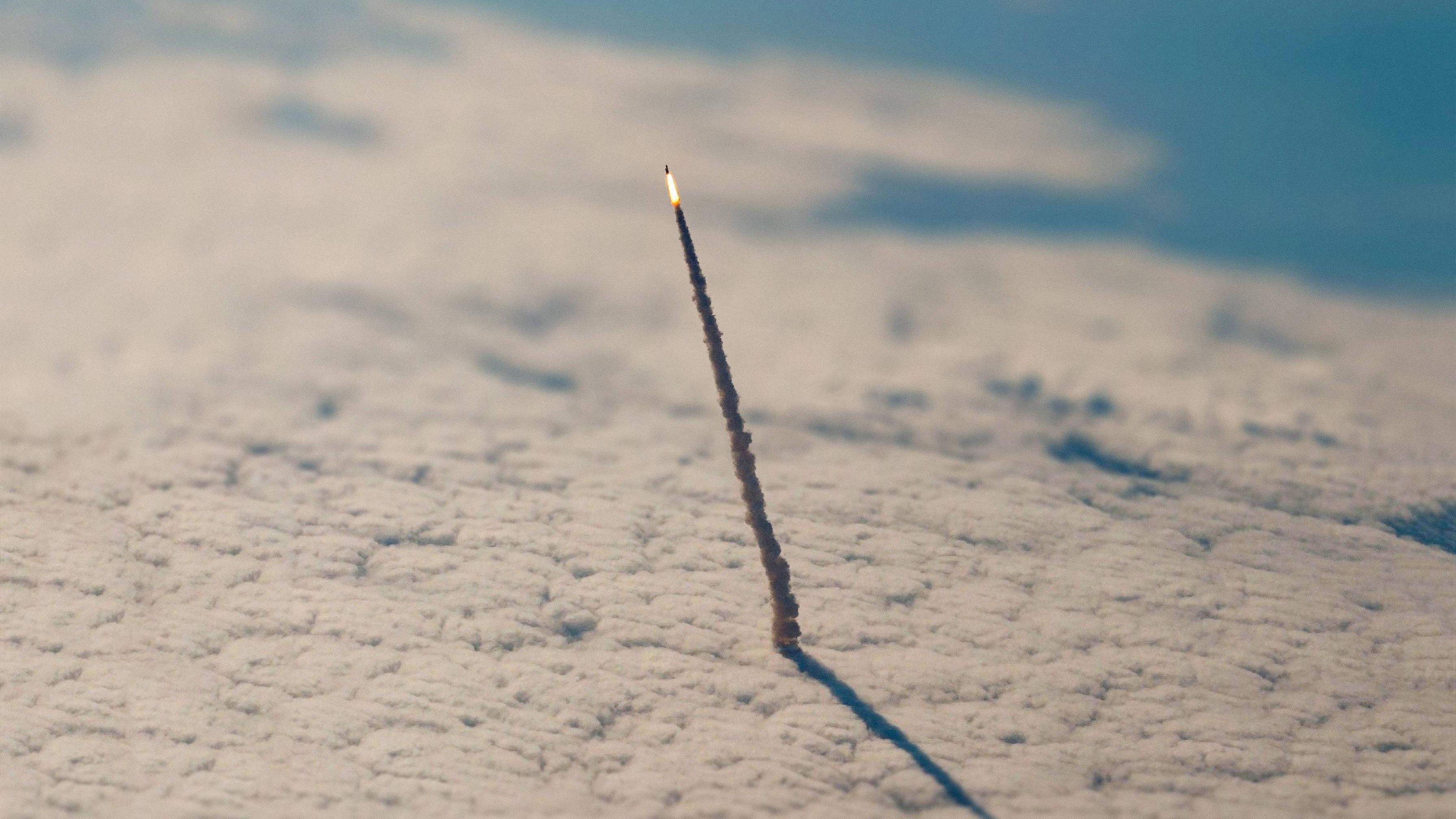 3584x2016 Rocket Launch Wallpaper
