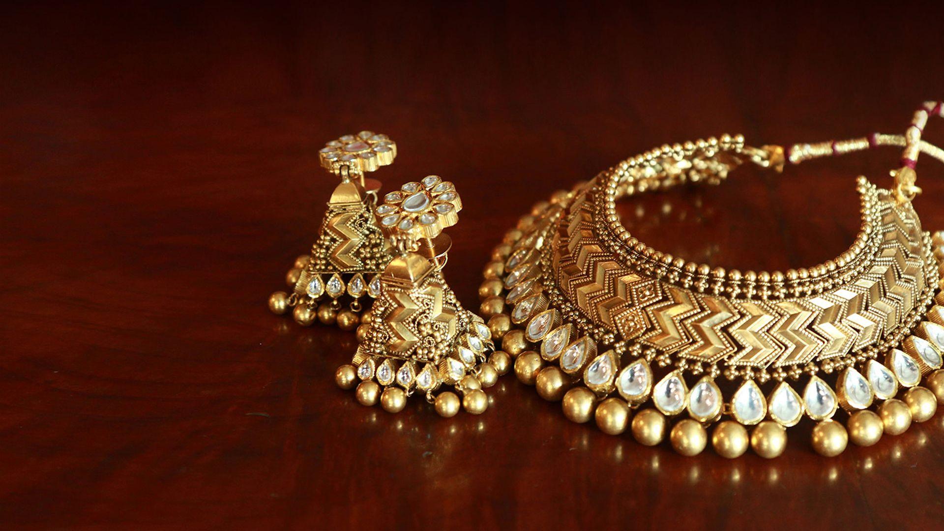 1920x1080 Gold Jewellery HD HD Wallpaper