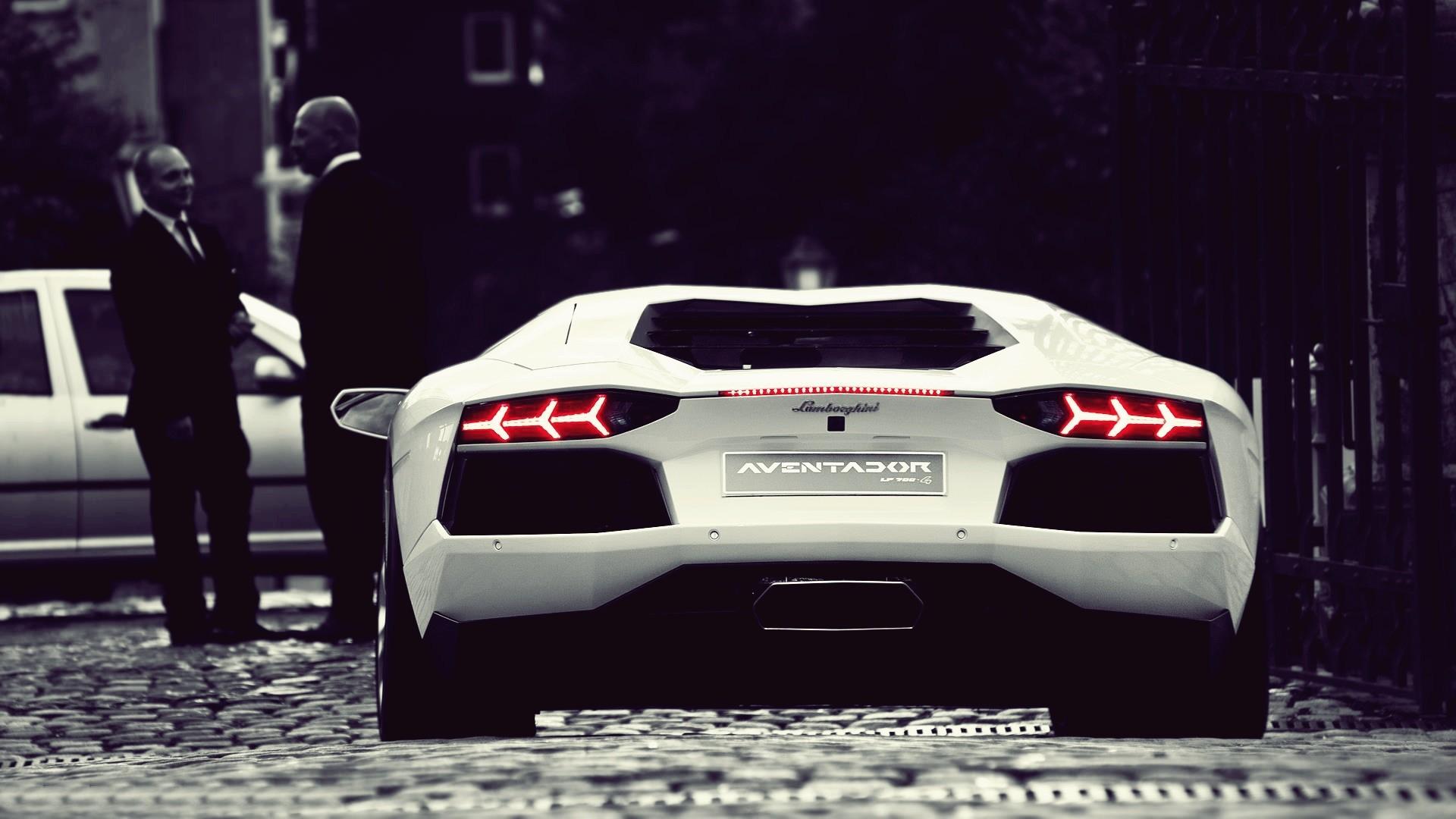 1920x1080 White Lamborghini Aventador Back