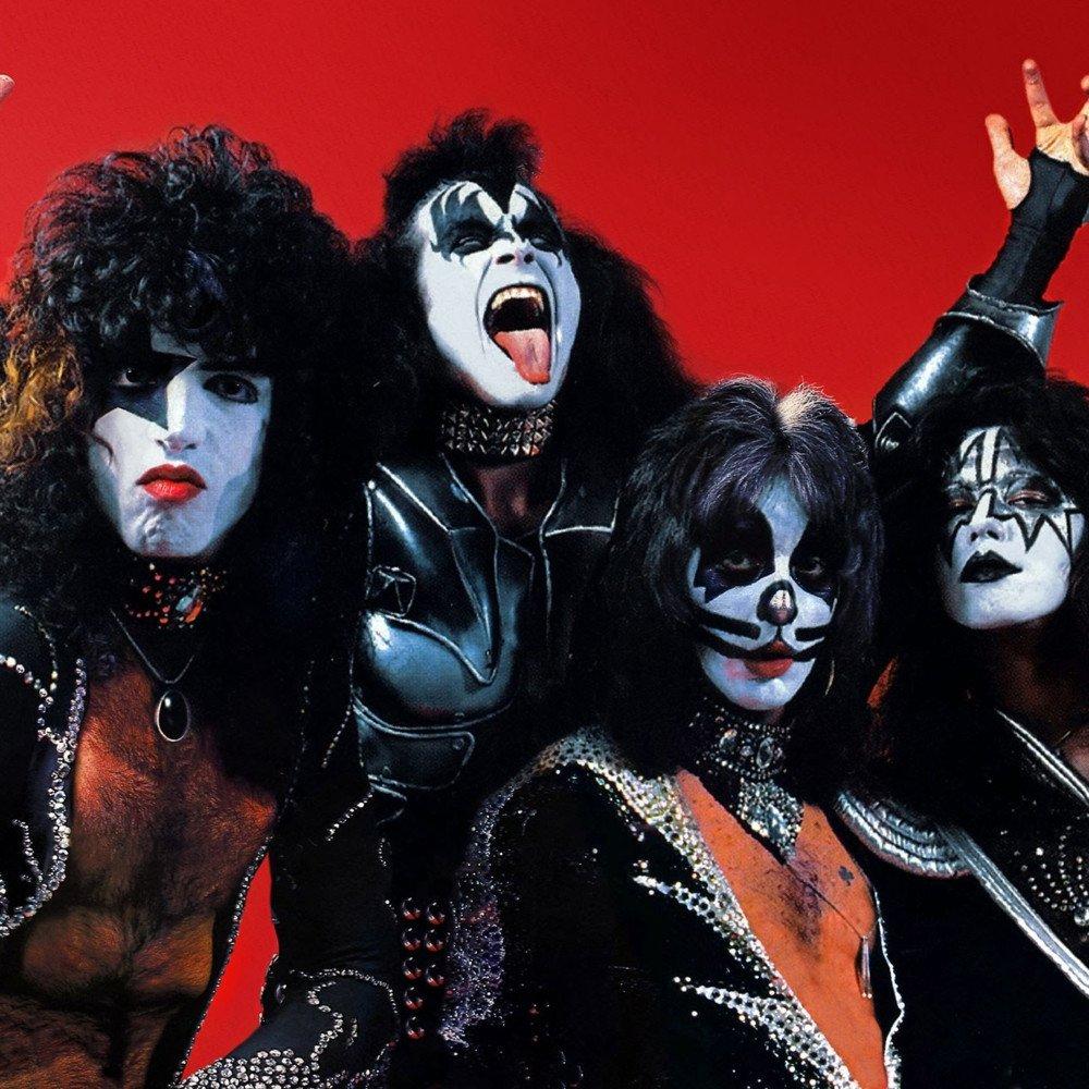 1000x1000 Kiss Lyrics and Tracklist