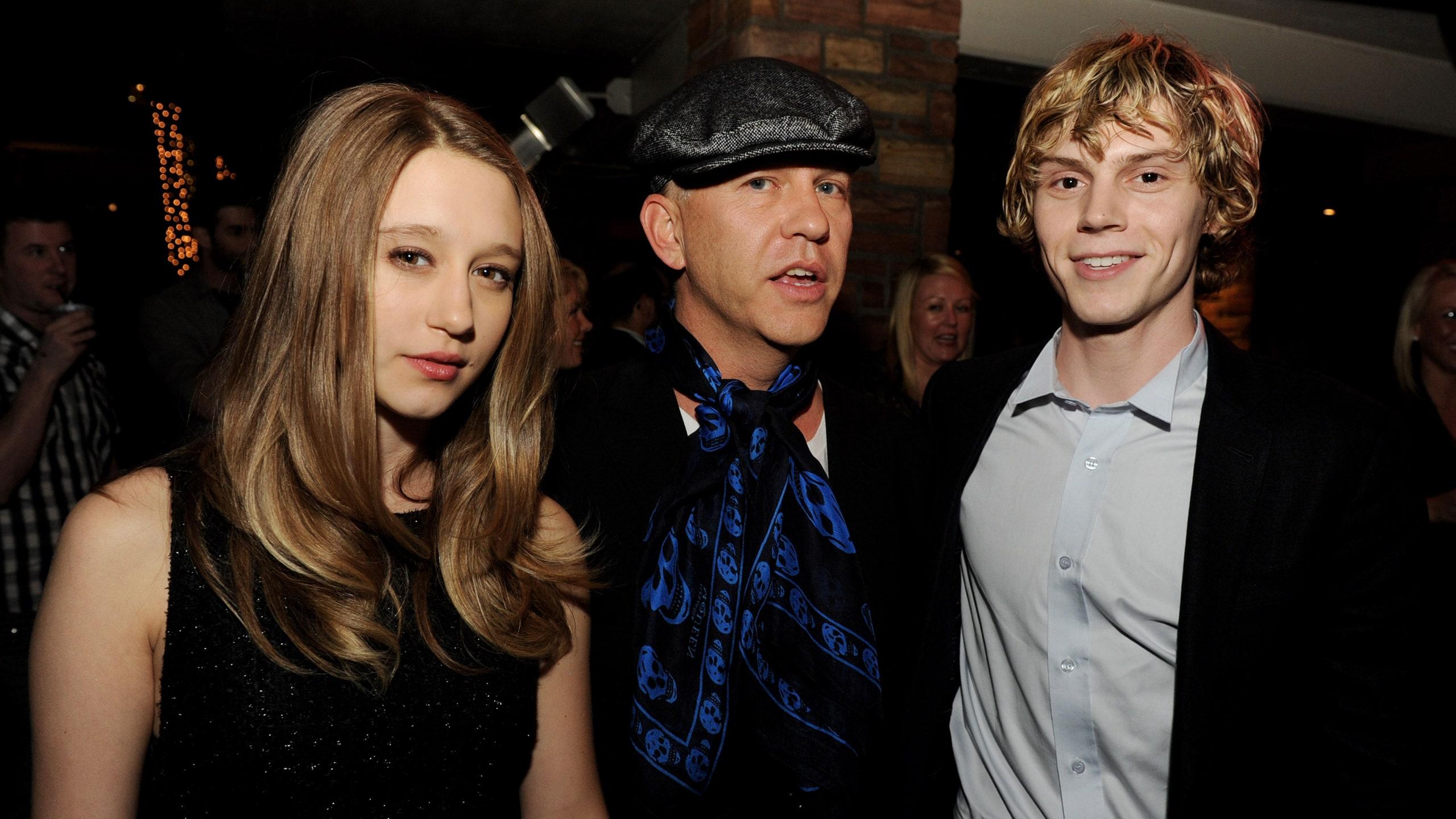 2560x1440 Evan Peters and Taissa Farmiga Will Return as Tate and Violet in American Horror Story: Apocalypse