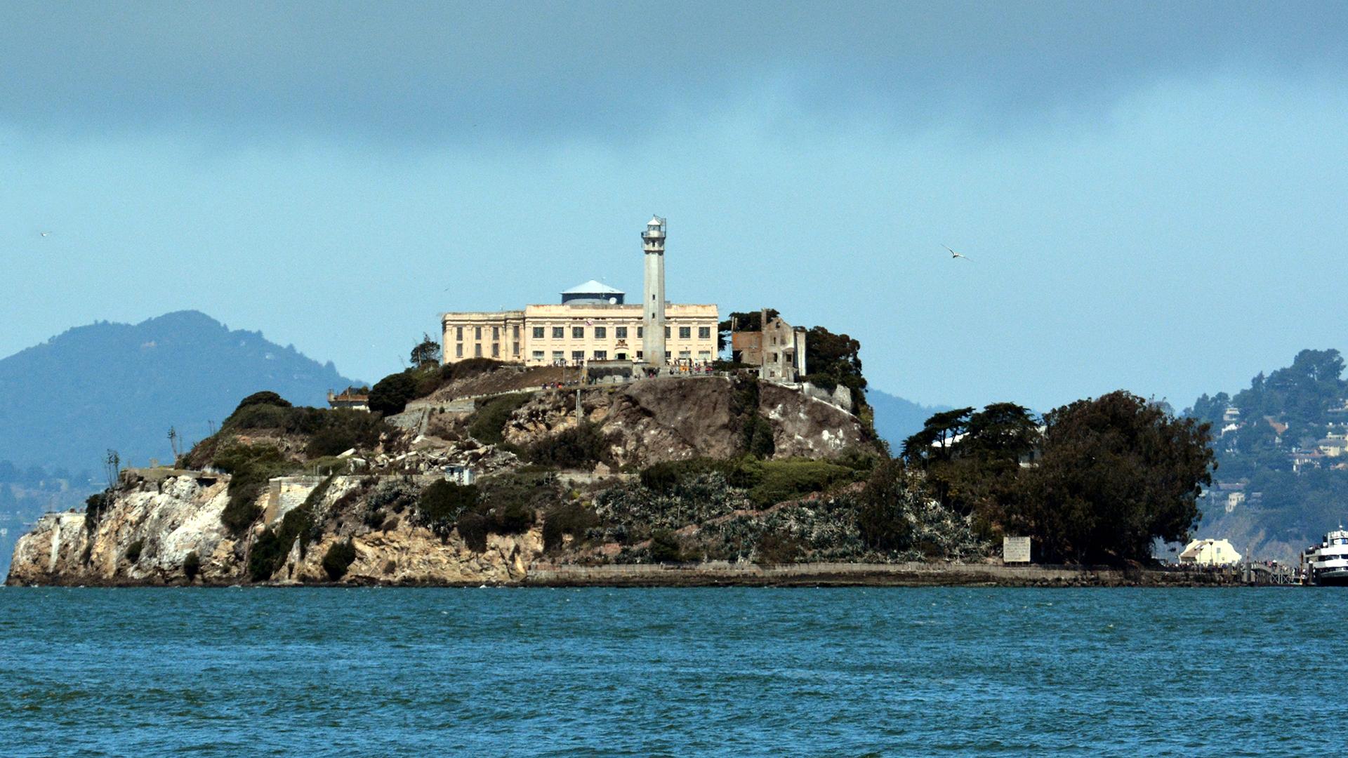 1920x1080 Beneath Alcatraz : Sarah Kass, Hoff Productions: Movies & TV