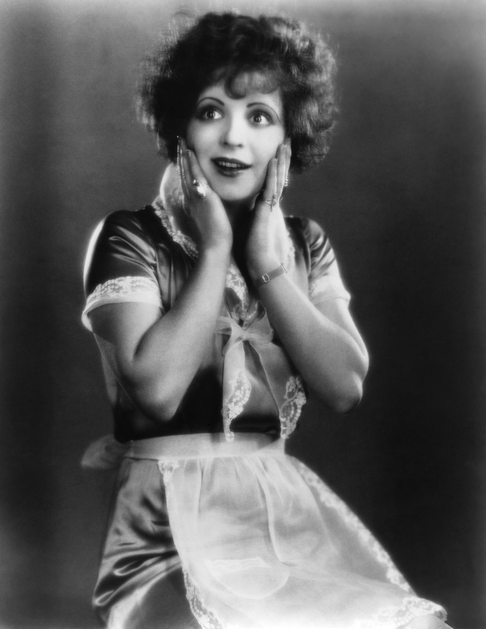 1577x2042 Clara Bow Bow Photo