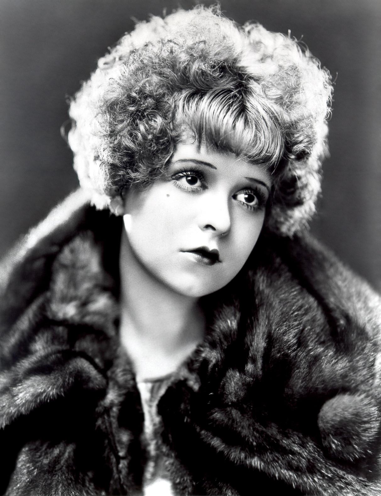 1213x1579 Clara Bow