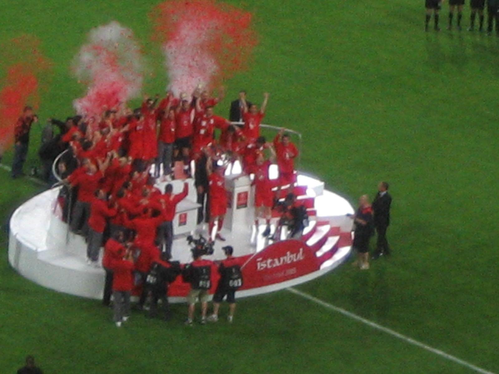1600x1200 Liverpool FC F.C. Photo