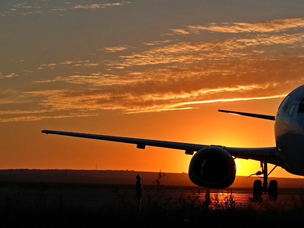 1024x768 Barron's Picks And Pans: Cheniere Energy, Delta Air Lines, Extended Stay And More