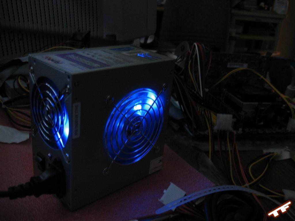 1024x768 TechFreaks v2