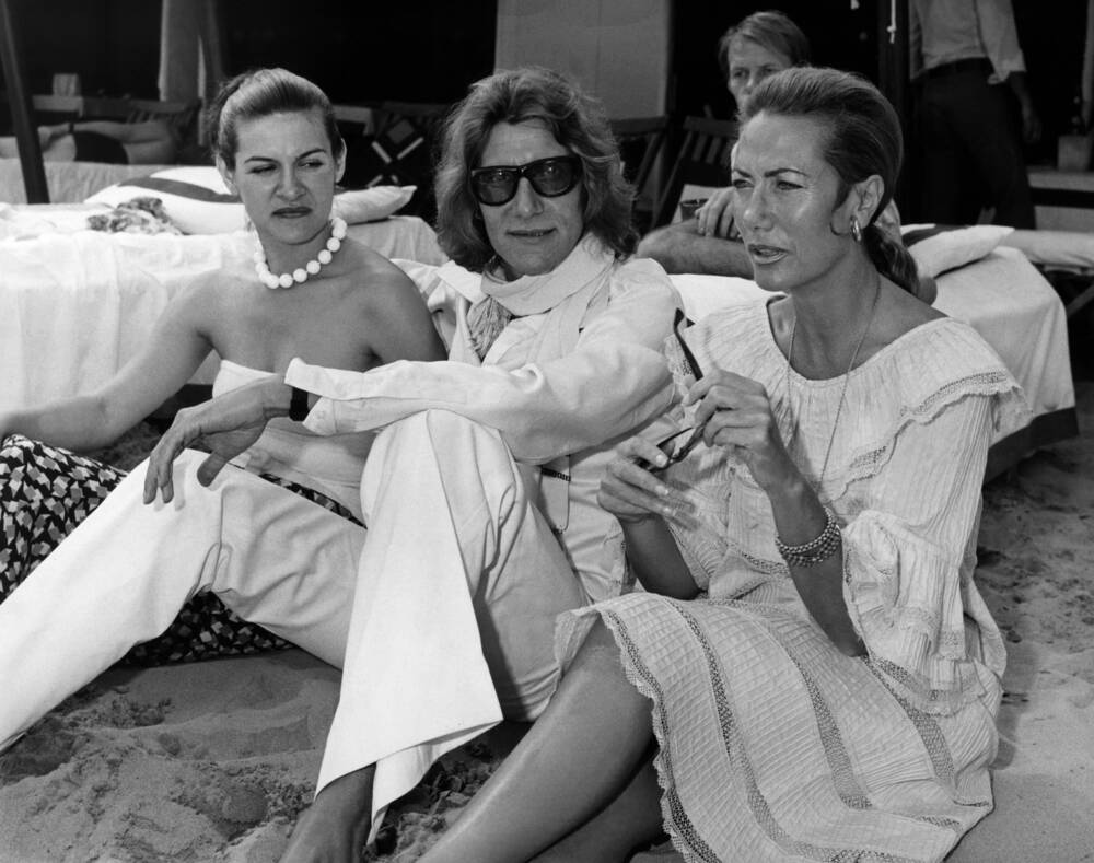 1000x789 Paloma Picasso with Yves Saint Laurent and Helene Rochas