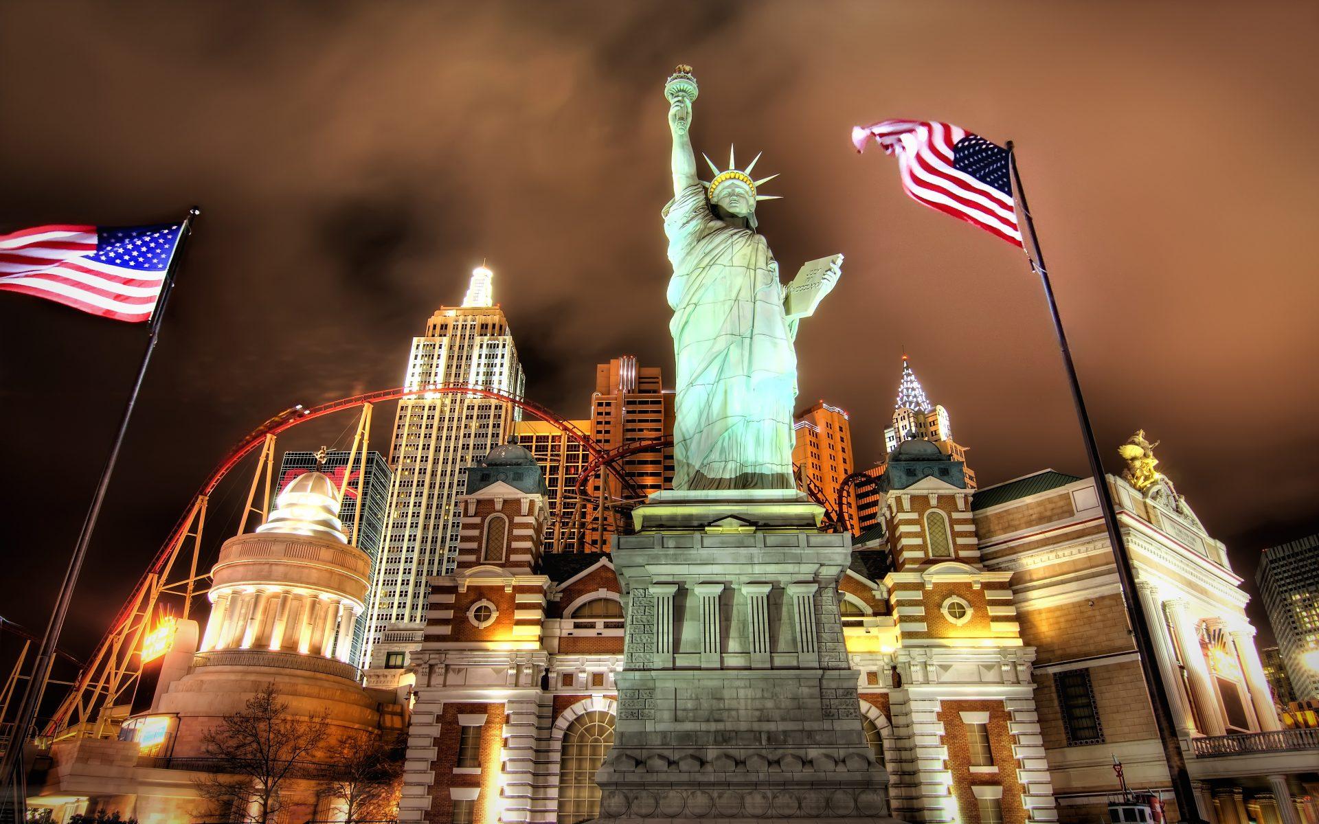 1920x1200 A Copy Of Njuork And Statue Of Liberty In Las Vegas.nevada Desktop HD Wallpaper For Mobile Phones Pc And Tablet 4255x2659 :