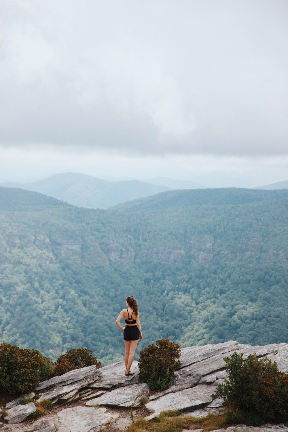 1000x1500 Girl Hiking Picture. Download Free Image