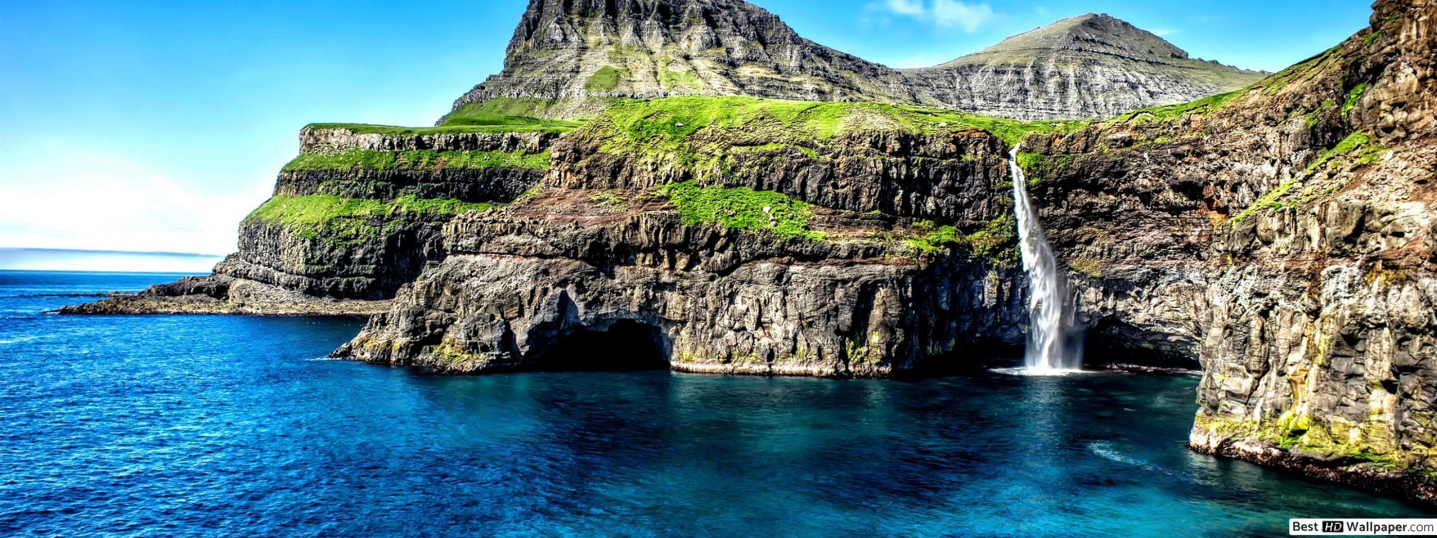 2800x1050 Waterfall on Coast of Hawaii HD wallpaper download