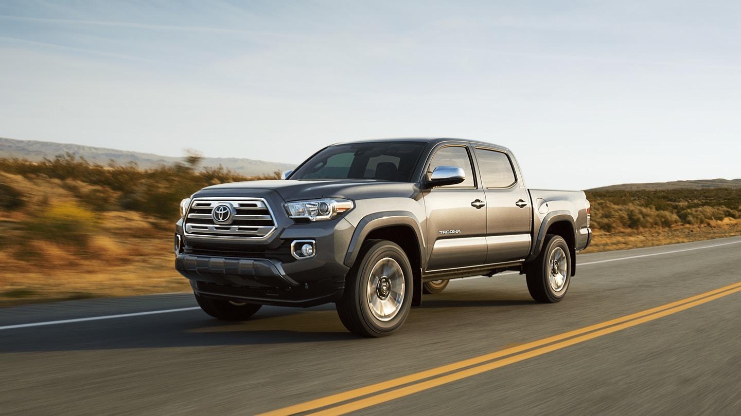 1440x810 Toyota Tacoma vs 2017 Tacoma l Pueblo Colorado