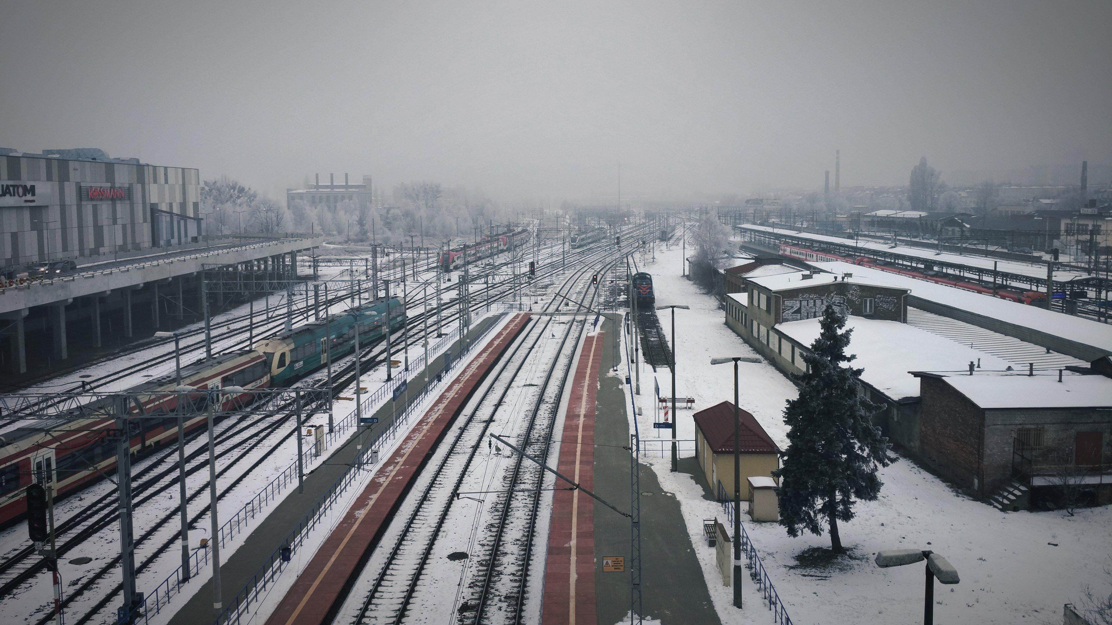 3840x2160 3840x2160 poland train train station railway winter snow mist poznan wallpaper JPG 1296 kB
