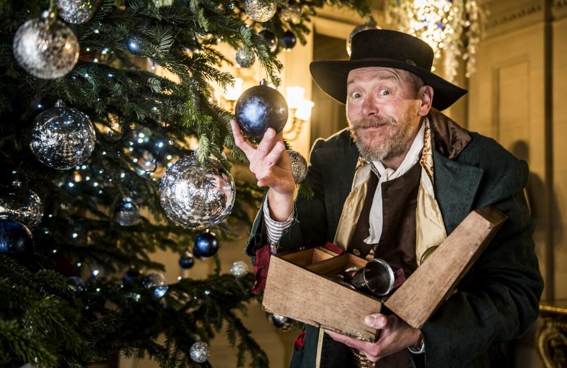 1110x720 The Stately Homes that do Christmas Best