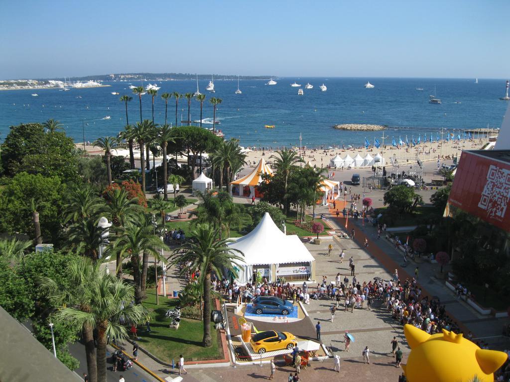 1024x768 Luxury Apartment on the Croisette o, Cannes, France