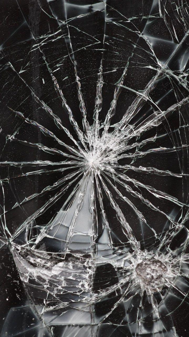 720x1280 Realistic Broken Screen Wallpaper HD. Broken screen wallpaper, Screen wallpaper hd, Broken screen