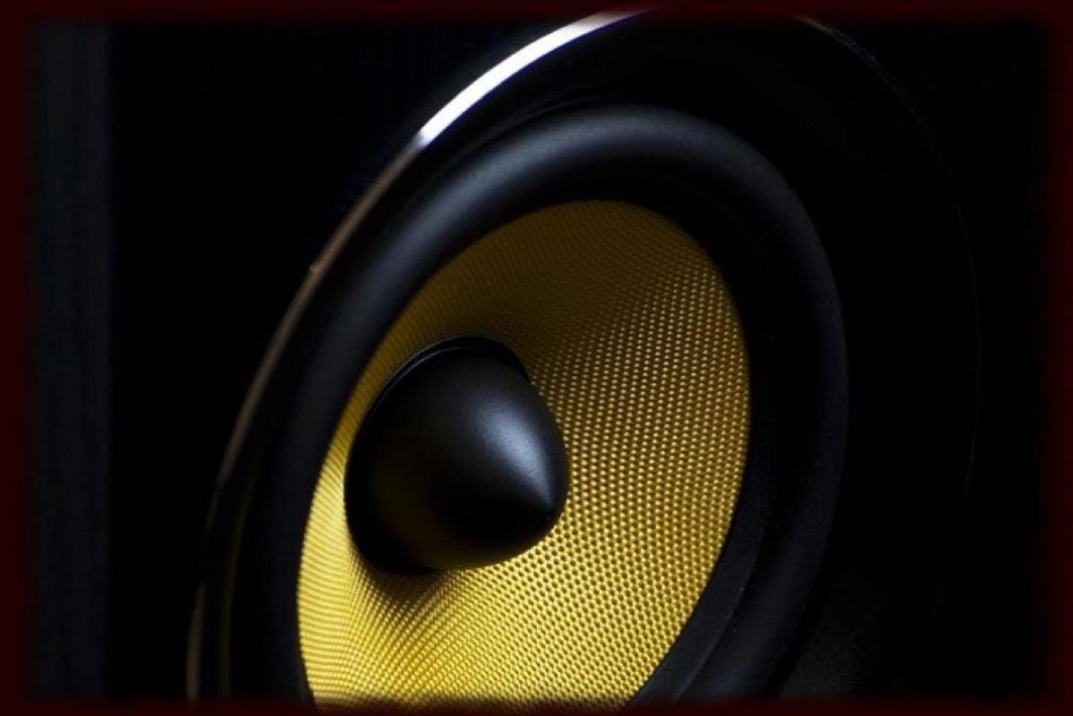 1199x800 Speaker Wallpaper