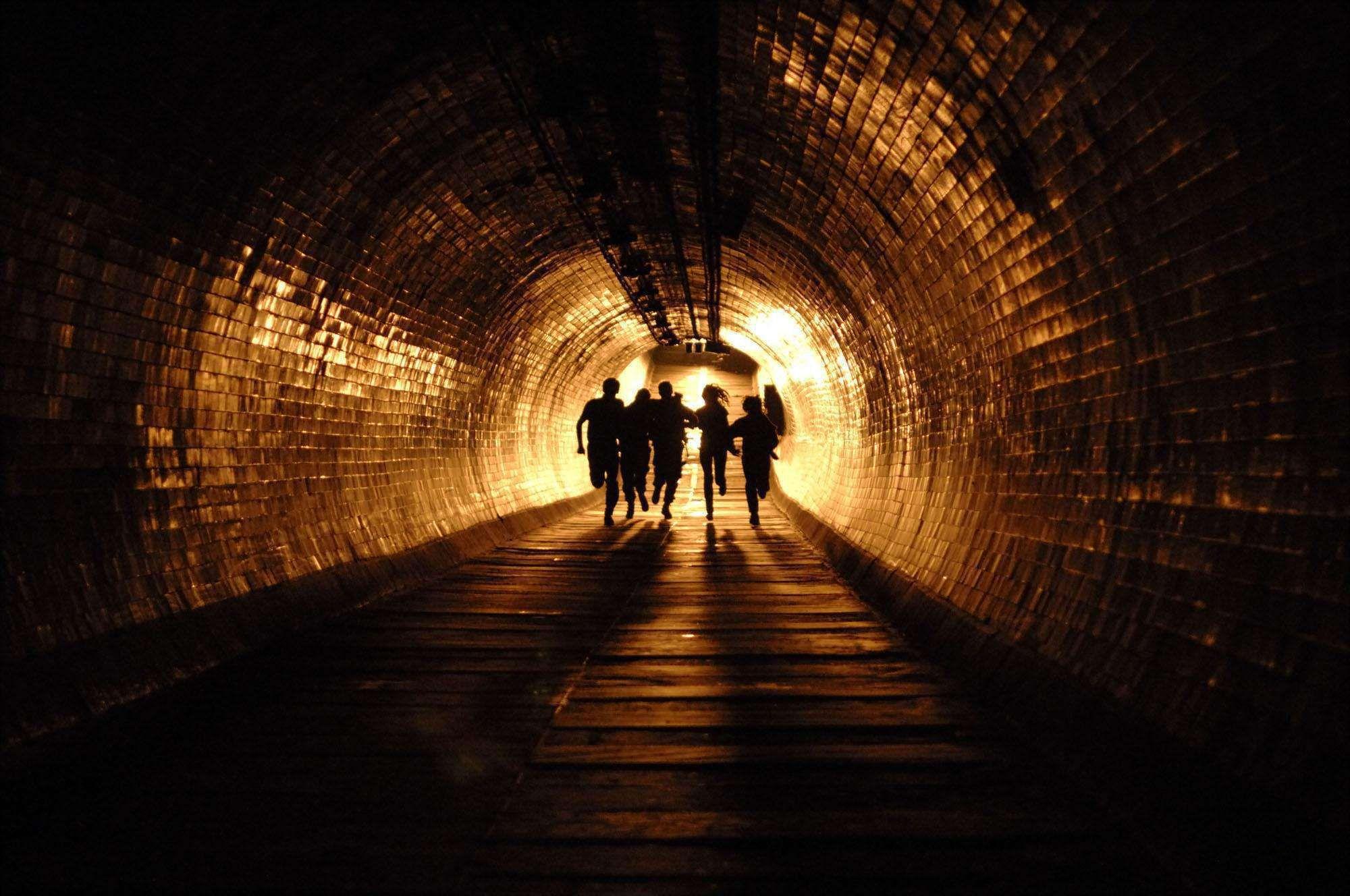 2000x1328 Weeks Later High Quality Wallpaper