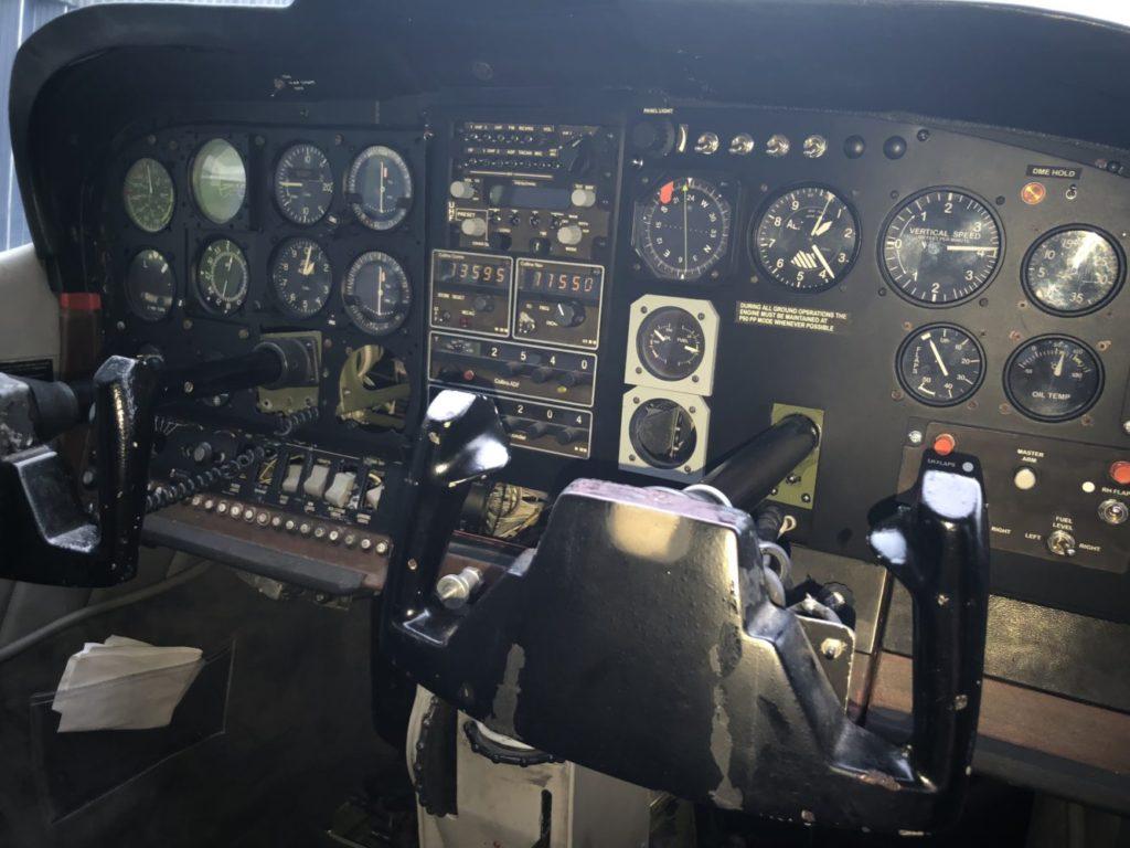 1024x768 Cessna 182 Aircraft Cockpit