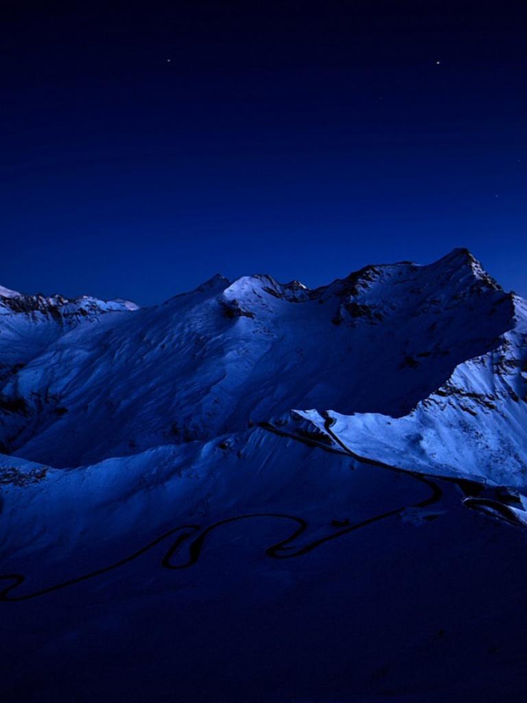 768x1024 Snowy Peaks Dark Blue Night iPad wallpaper