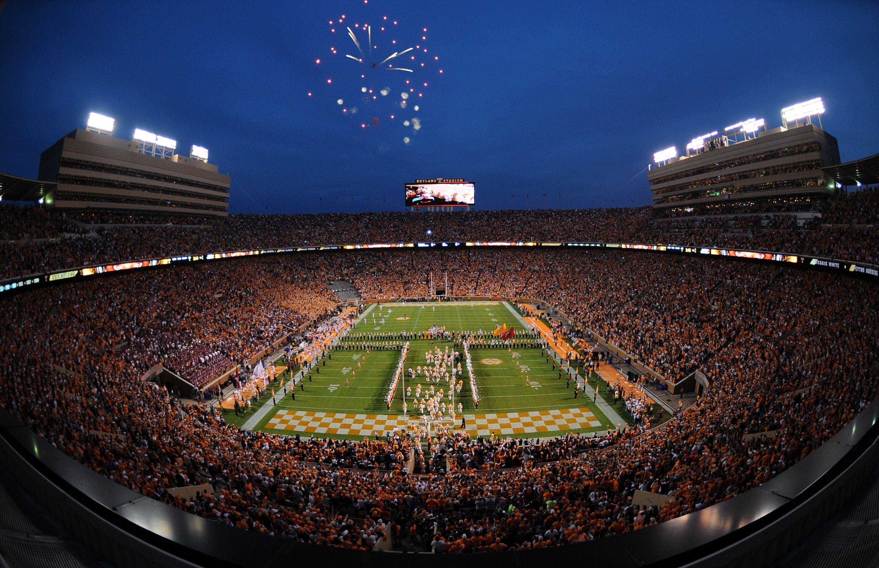 Neyland Stadium Wallpapers sẽ lấy đi trái tim của bạn với những hình nền đẹp nhất của sân vận động Neyland. Bạn sẽ cảm thấy như đang ngồi ở ghế đầu tiên để cùng hòa mình vào không khí bóng đá tuyệt vời. Hãy thưởng thức những hình nền này để cảm nhận trọn vẹn niềm đam mê bóng đá của mình.