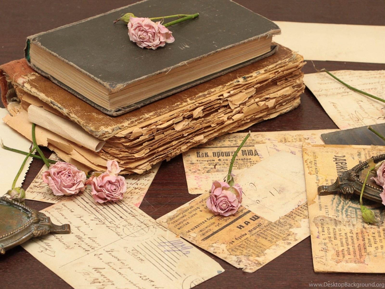 1600x1200 Download Wallpaper 2048x2048 Vintage, Books, Old, Flowers, Roses. Desktop Background