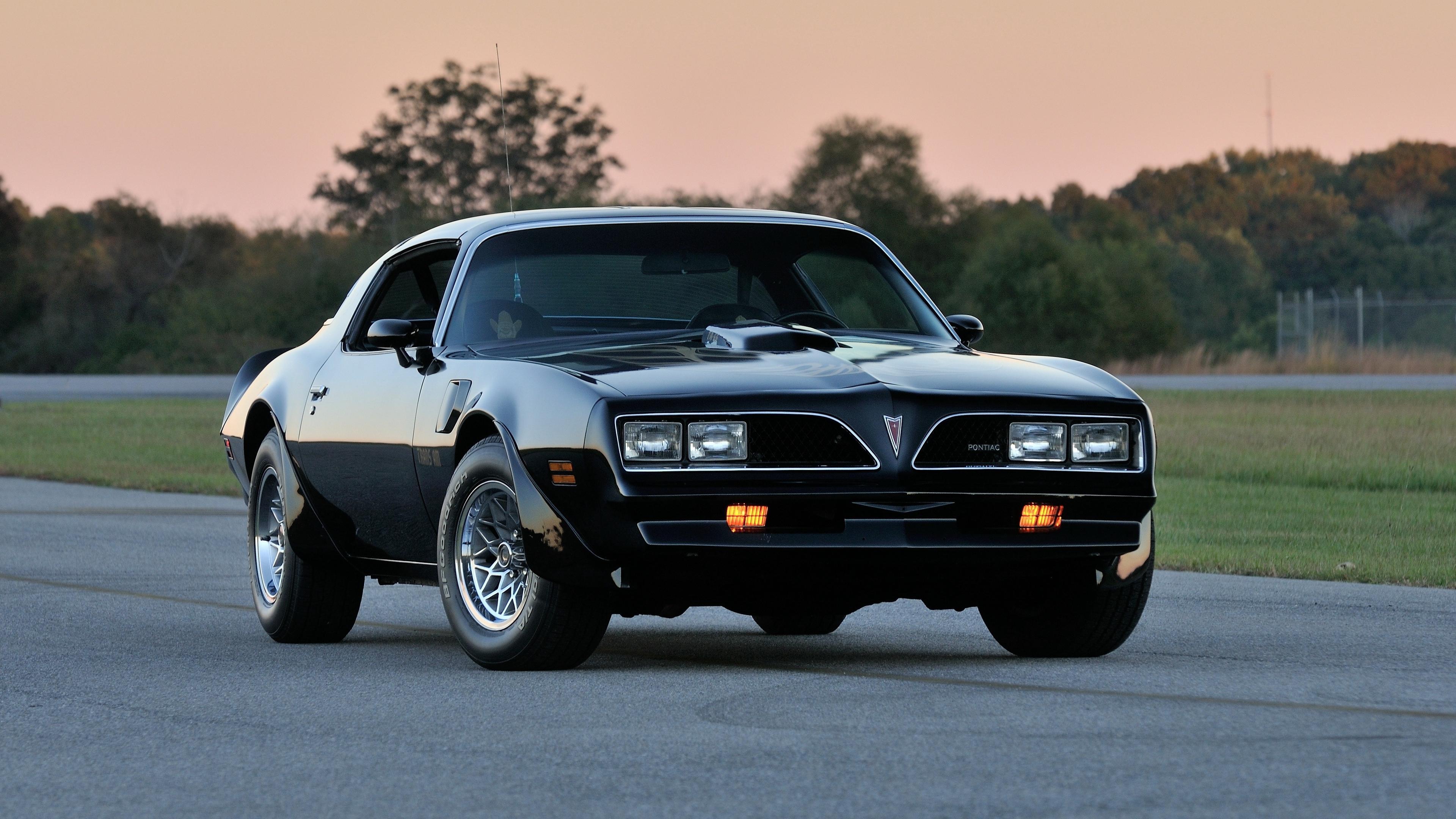 3840x2160 Pontiac Trans Am Deskk Wallpaper