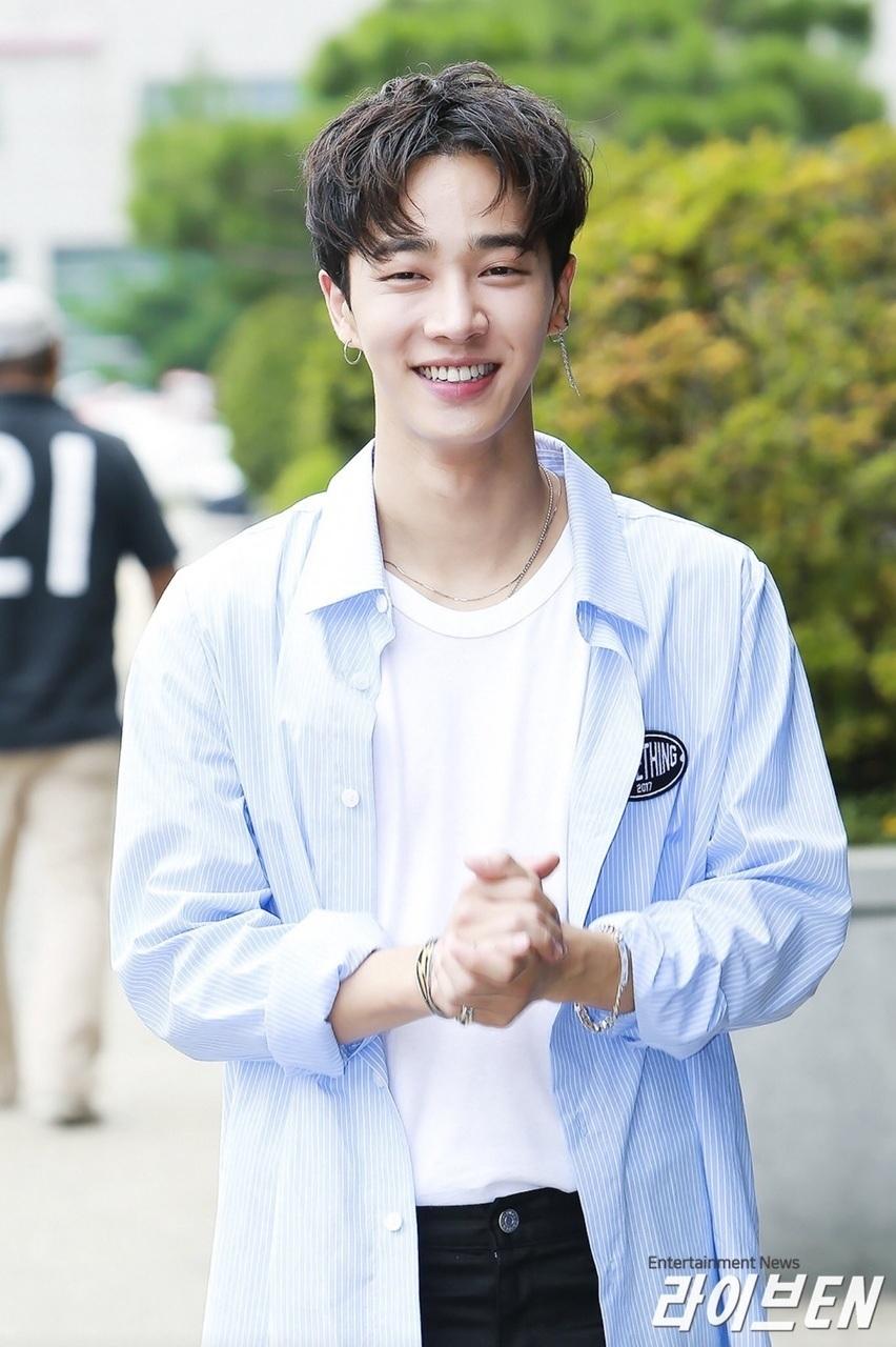 852x1280 K Pop Photo Tagged With Lee Gikwang