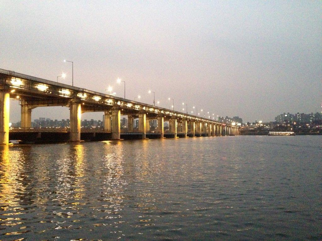 1024x768 Banpo Bridge