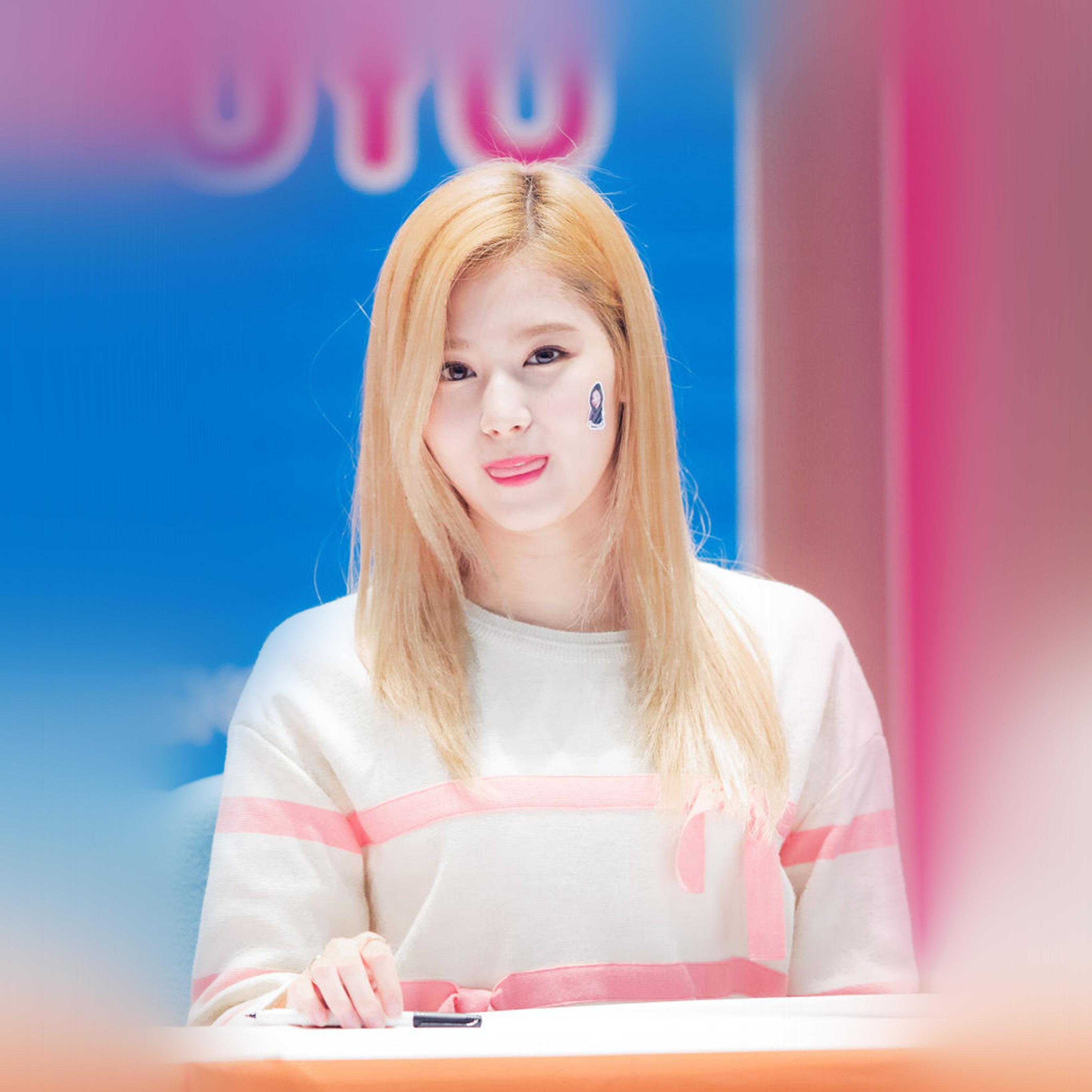 2732x2732 Android wallpaper. sana twice girl kpop group cute