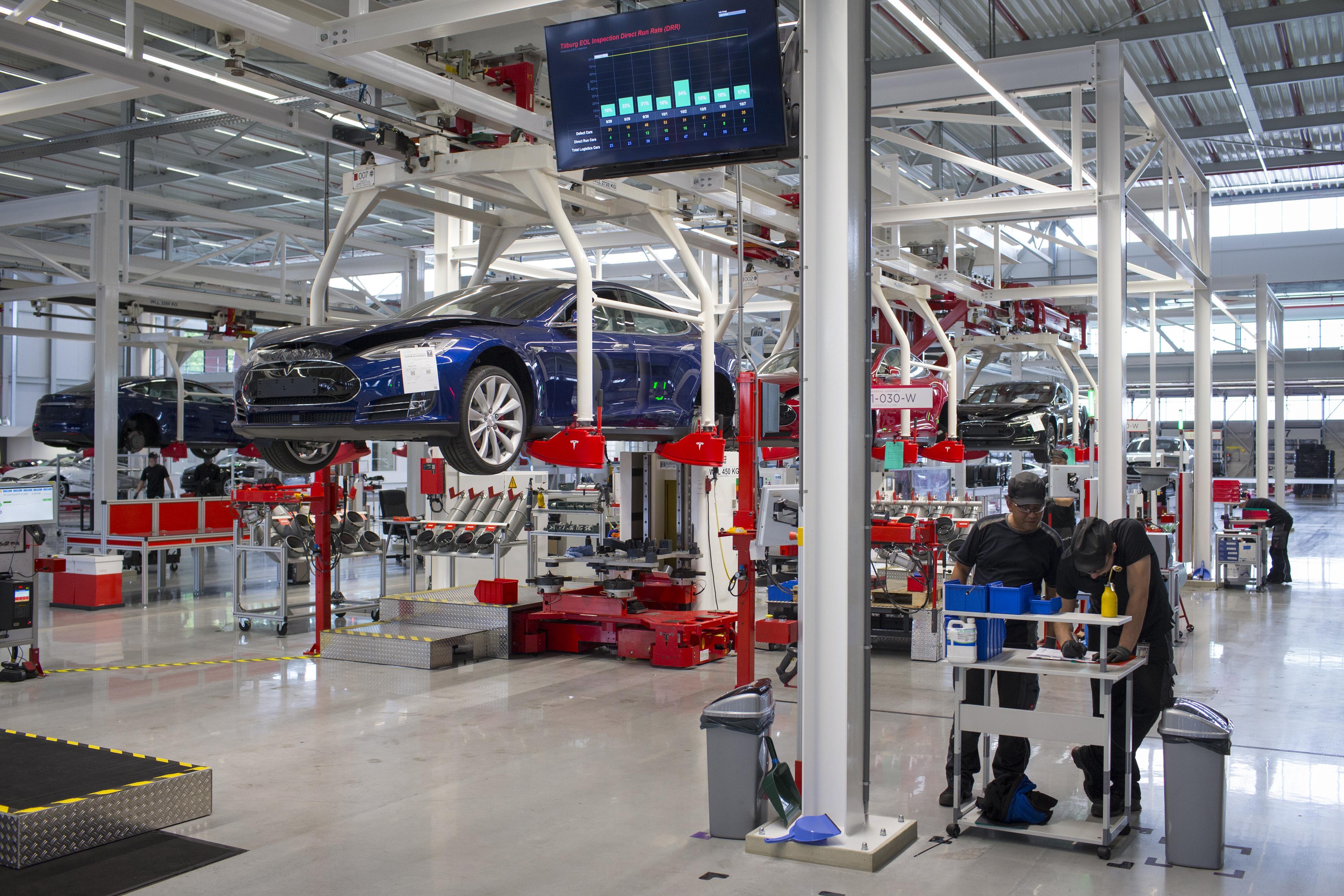 4000x2667 Tesla Factory Wallpaper